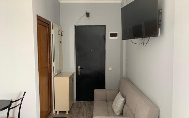 Queen Tamara Apartments