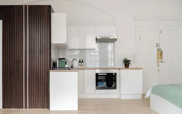 Elegant Mayfair Studio Apartment