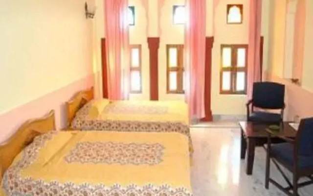 Tordi Garh Hotel
