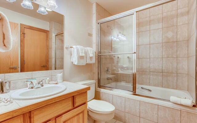 Westwind 308 2BD Gold Condo With A-C