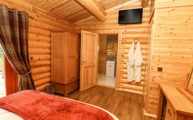 Oak Lodge