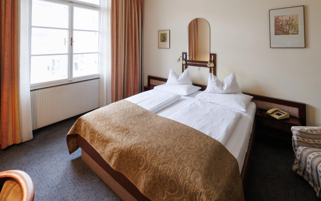 Continental Hotel-Pension