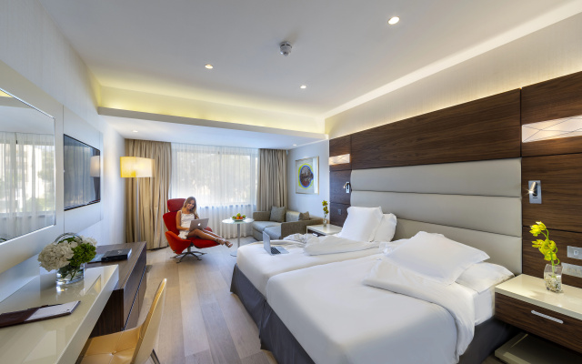 Amathus Beach Hotel Limassol - Image 2