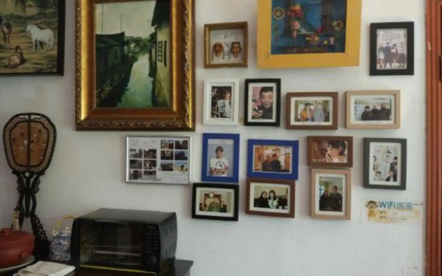 Lou＇s Inn