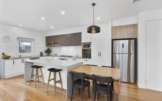 Coastal Vibe Apartments