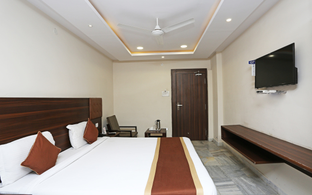 OYO 6651 Hotel Srujana Stay Inn