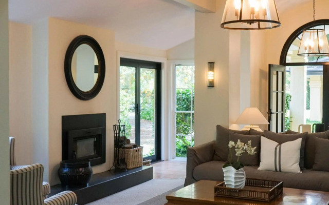 KEVALIER PARK Berry 4pm check out Sundays