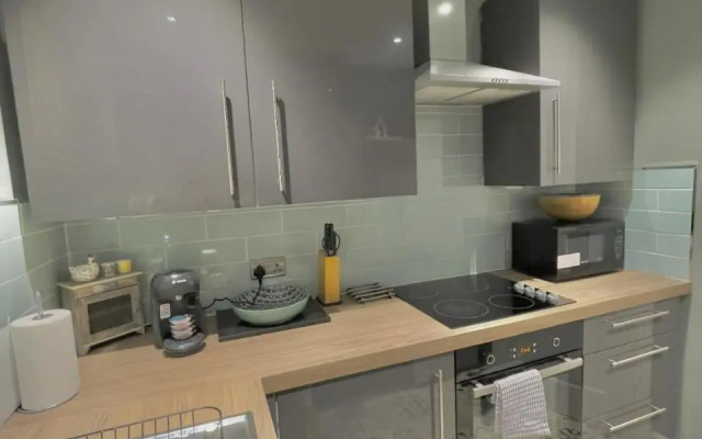 Monkbridge Mews Apartment