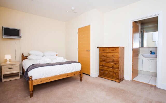 Modern & Spacious Home on Old Kent Road