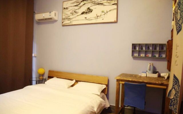 Zhaohuaxishi Youth Hostel