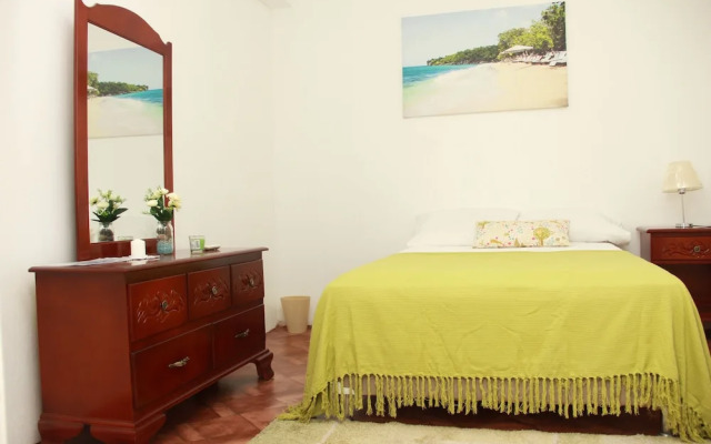 Sunshine Lodge- Your Home Away From Home