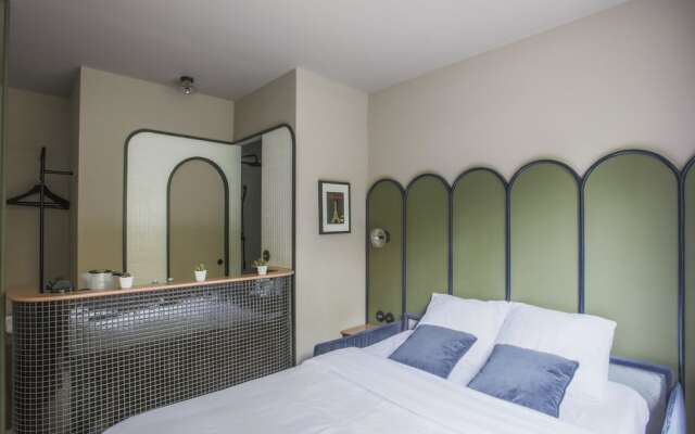 Joie Paris MONTPARNASSE STATION