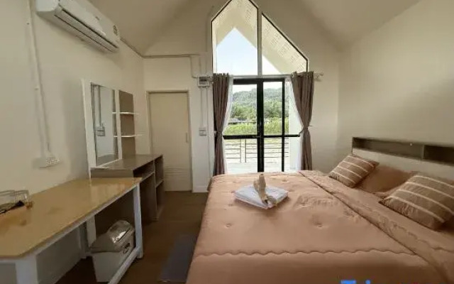 Nicha villa riverfront Thaton