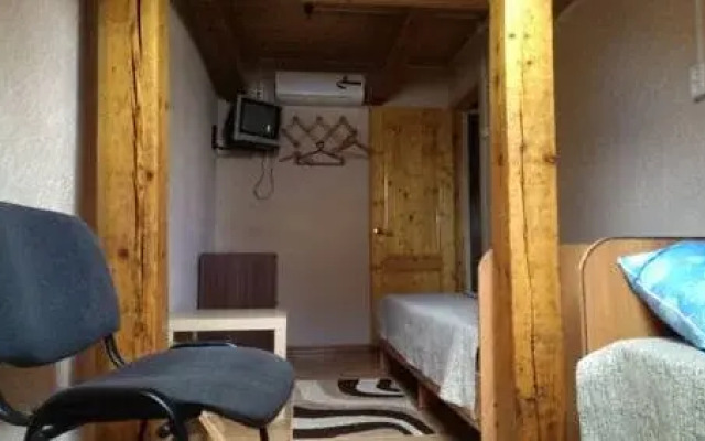 Guest house Battery 17