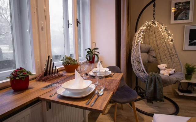 ⭑ Comfy VIP studio in the center with Netflix