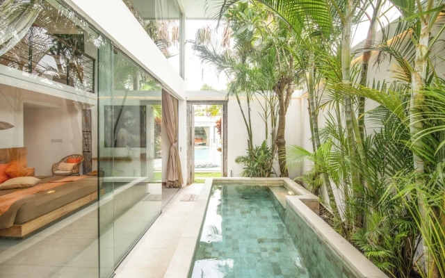 Dreamy 5BR Haven, 200m to Berawa's Blissful Beach