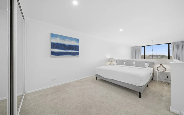 Loft-style CBD 1-bed With Rooftop Terrace & BBQ – Guest Rooms – Canberra