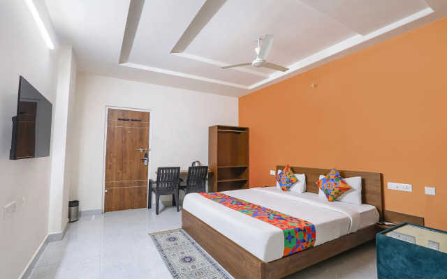 Fabhotel Golden Hitech