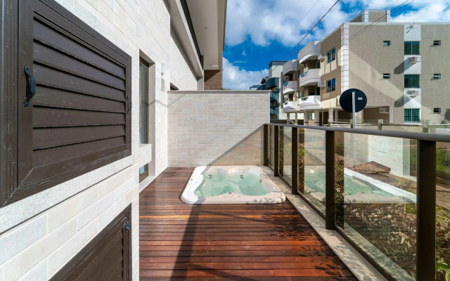 Apartamento 3 suítes c jacuzzi centro de Bombinhas