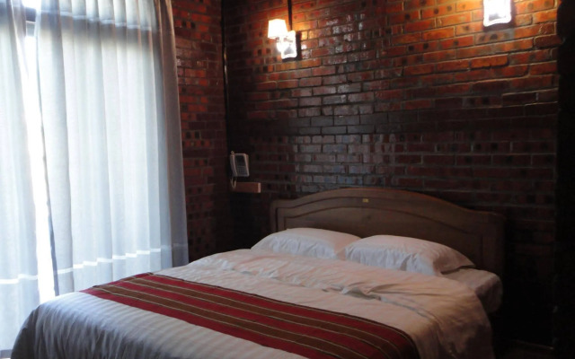 Nan Bwe- The Vibe Hostel