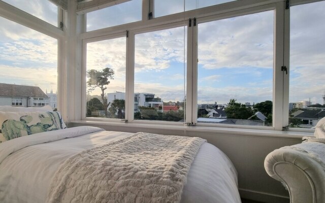 Gorgeous Apt Panoramic Views