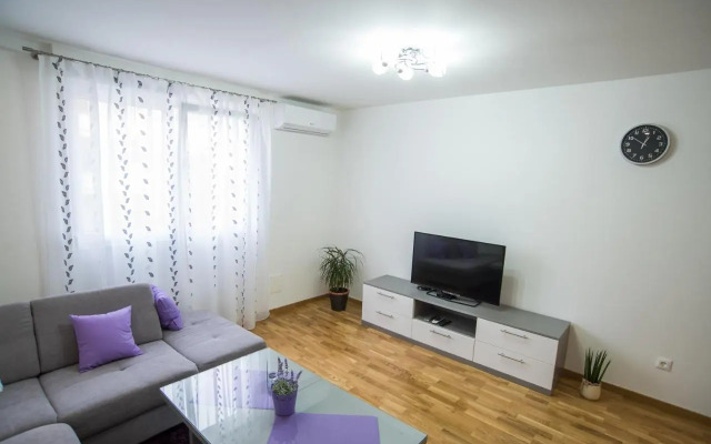 Too Sweet Apartment 1