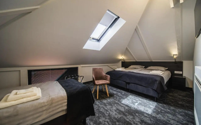 Rustica Rooms