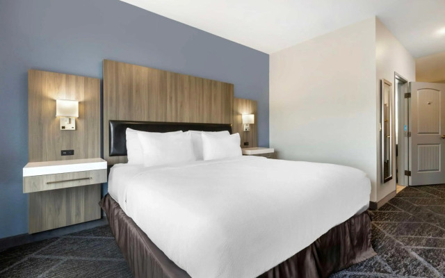 Best Western Plus Appleton Airport/Mall Hotel