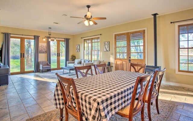 Charming Gainesville Retreat: Barn, Horses Welcome