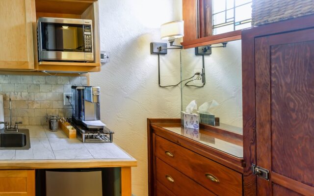 A Cowslip's Belle Inn