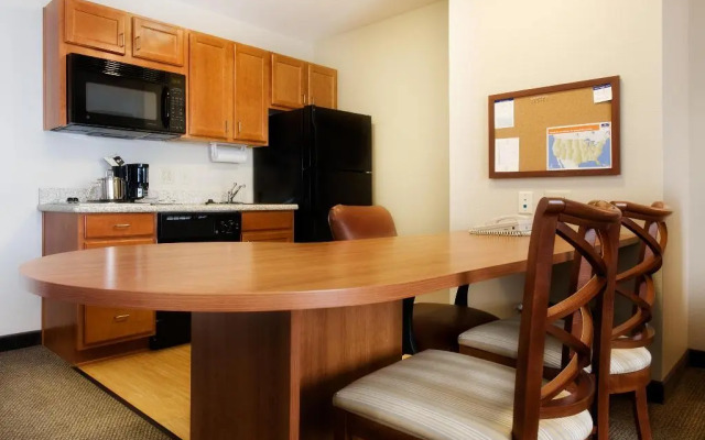 Candlewood Suites Wichita Falls @ Maurine St.