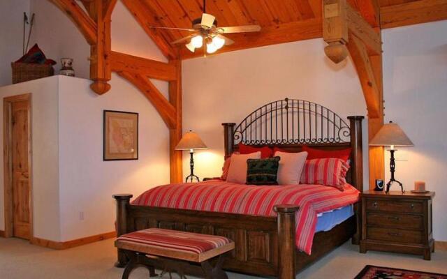 Elk Meadows by Stewart Mountain Lodging