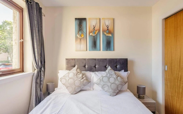 Summit Central - Quiet 2BR Flat, Wifi, Parking