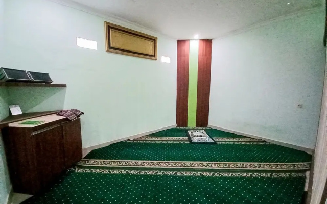 RedDoorz Hotel Baaraka near Living World