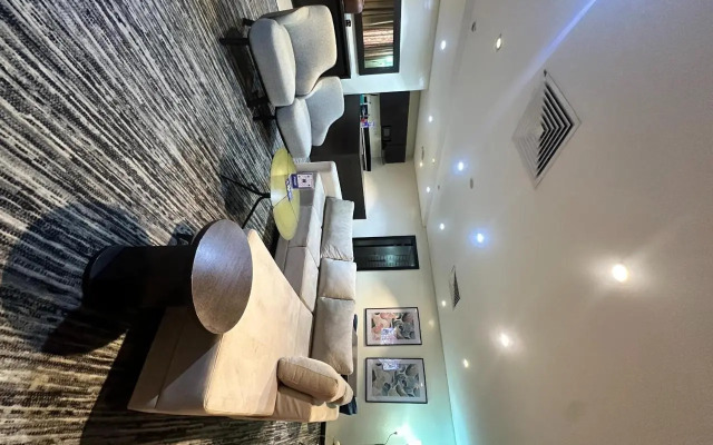 Golden Tulip Oniru, Lagos