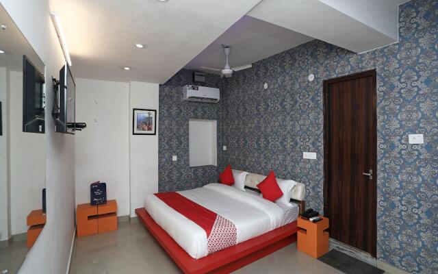 OYO Flagship 17085 Bhagat Residency