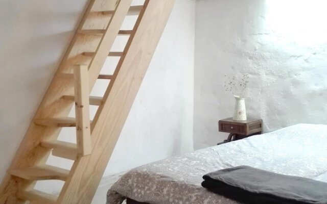 House with 2 Bedrooms in Cabril , with Wifi