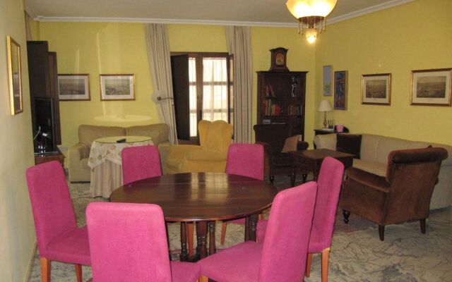 Alfalfa Deluxe Suite by Valcambre