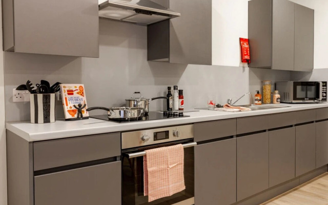 Modern Rooms in LEICESTER SK - Hostel