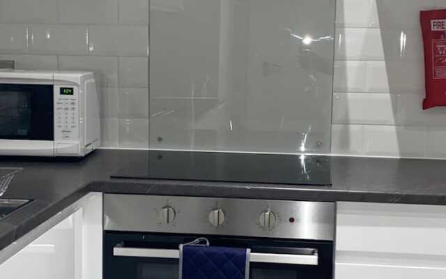 Fresh and Modern 2 Bed Flat Birmingham
