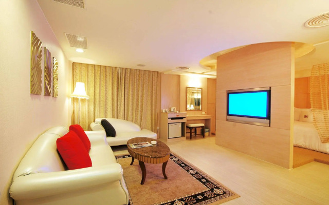 Lilai Travel - Lilia Motel