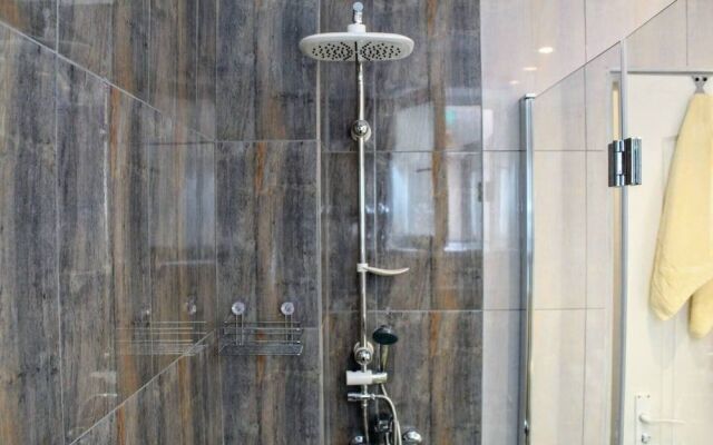 Modern & Stylish Apt of City 5min Beach