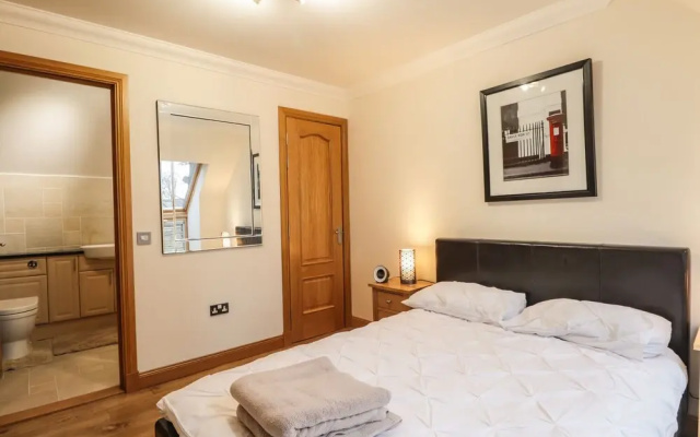 1 The Coach House