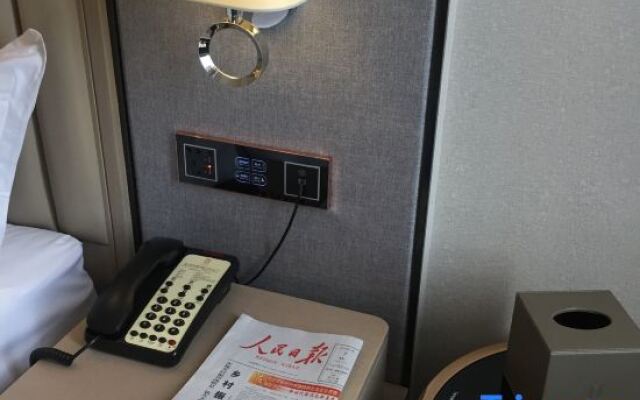 Yijin Meiyi Hotel (Yichang Binjiang Park CBD Shopping Center)
