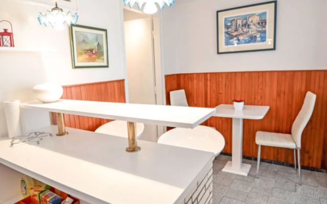 Apartment Dado Civray