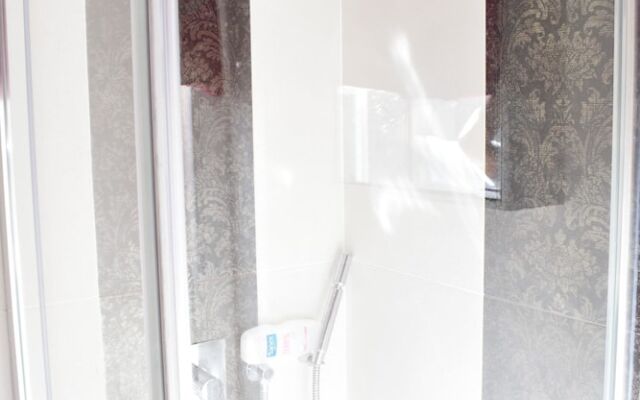 Central Location 1 Bedroom Flat