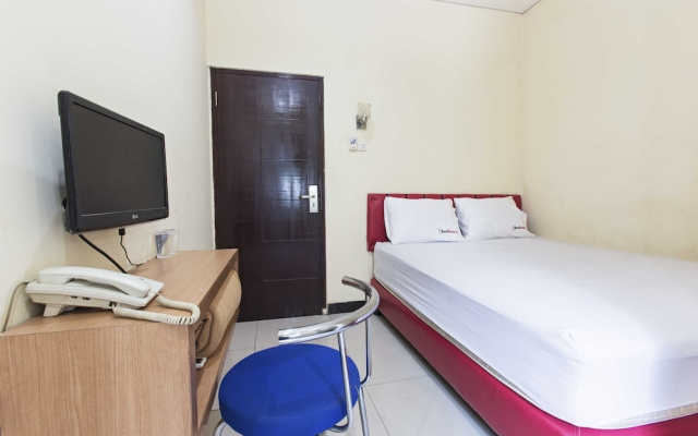 RedDoorz Plus @ Jalan Pemuda
