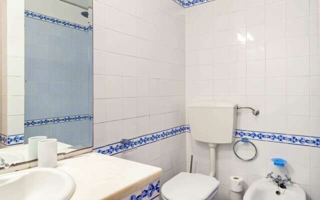 Lovely 2 Bedroom Duplex Apt w Terrace in Cascais