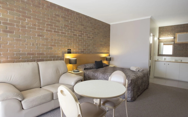 Country City Motor Inn