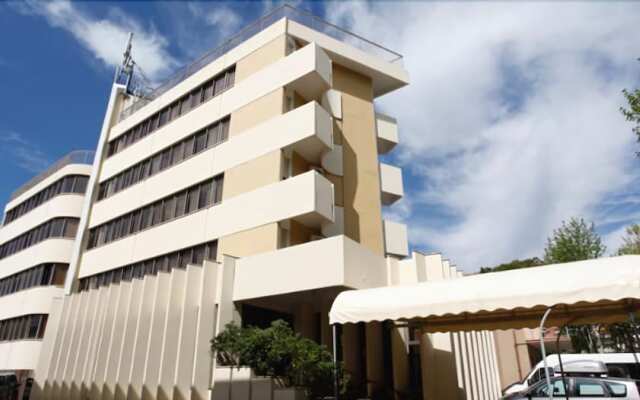 Hotel Aris